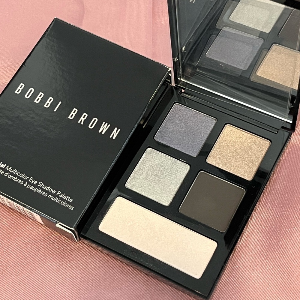 Bobbi Brown The Essential Multi Color Eyeshadow Palette: #5 Blue Storm